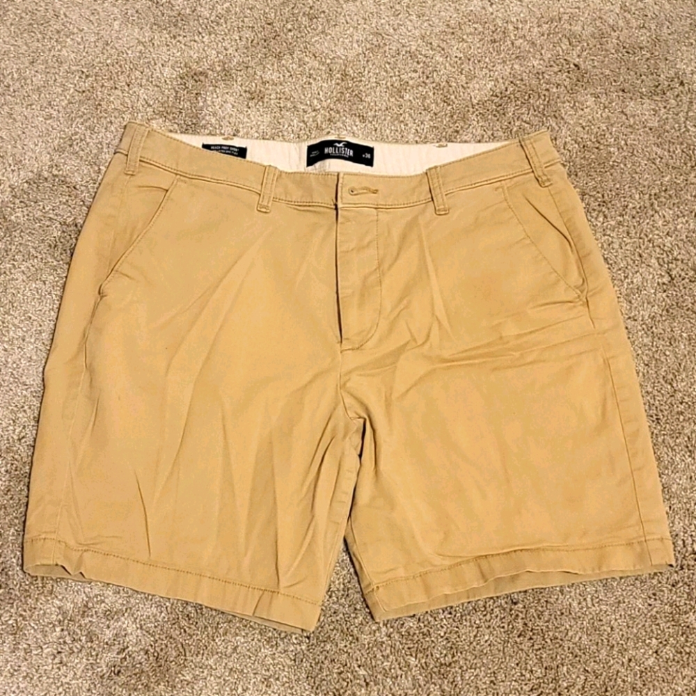 Hollister khaki shorts